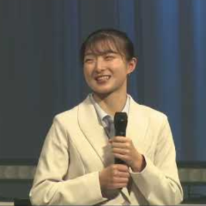 坂本花織　母校・神戸学院大の入学式にサプライズ登場　新入生へ笑顔でエール　(2026/4/7)