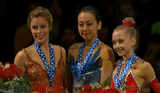 浅田真央　アシュリー・ワグナー　エレーナ・ラジオノワ　表彰式　スケートアメリカ2013　